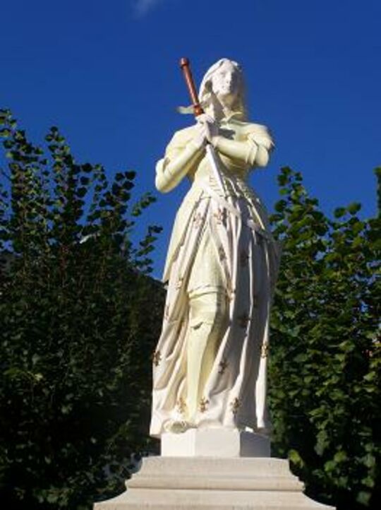 Statue Jeanne d'Arc Liesse Notre Dame