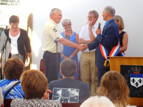 Inauguration de la Maison Médicale le 30 août 2019 - Remise de la médaille de la Ville à M. LIENARD